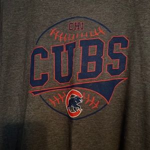 CUBS large gray t-shirt